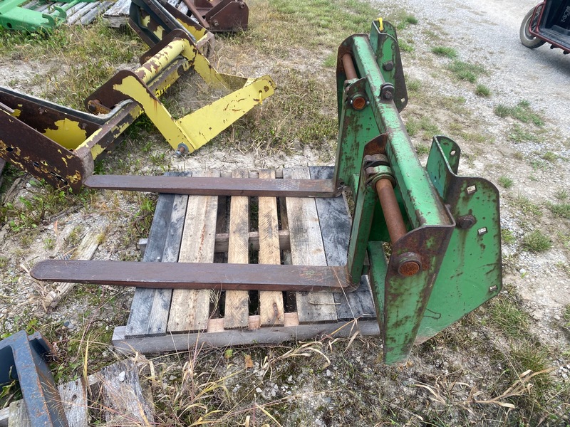 Attachments  John Deere Pallet Forks Photo